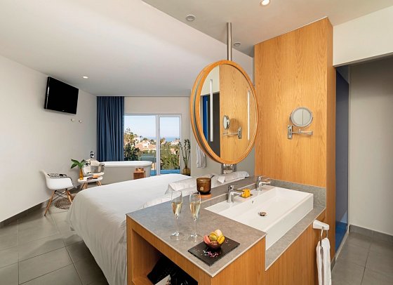 Higuerón Hotel Málaga, Curio Collection by Hilton - Wohnbeispiel Doppelzimmer Deluxe seitl. Meerblick (Zimmercodierung DDN)