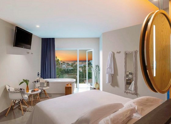 Higuerón Hotel Málaga, Curio Collection by Hilton - Wohnbeispiel Doppelzimmer Deluxe Meerblick (Zimmercodierung DDM)