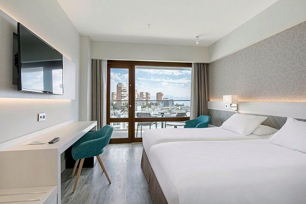 Sol Torremolinos – Don Pablo - Wohnbsp. Doppelzimmer Superior seitl. Meerblick (Zimmercodierungen DSN & D3N)