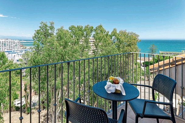 Benalmádena Palace - Balkonbeispiel Apt. 1 Schlafzimmer seitl. Meerblick (Zimmercodierungen ABN, A2N, A3N & A4N)