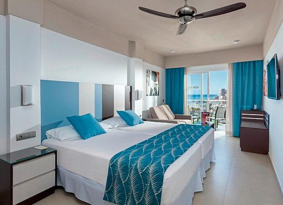 Hotel Riu Costa del Sol - Wohnbeispiel Doppelzimmer seitl. Meerblick (Zimmercodierung DBN)