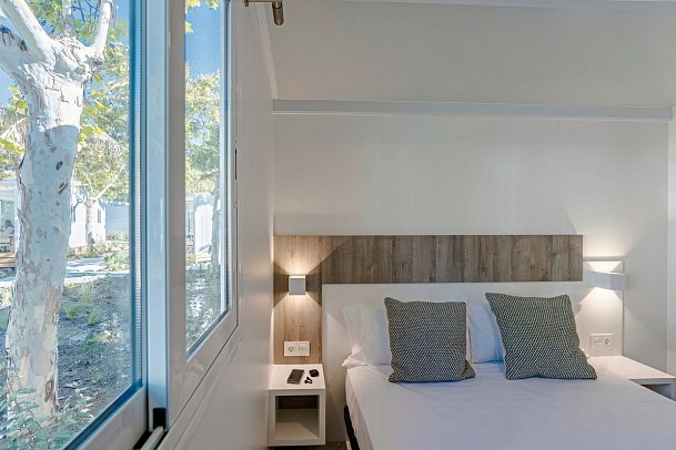 Costa del Sol Glamping Village - Wohnbeispiel Bungalow Neri (Zimmercodierung BF1)