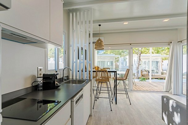 Costa del Sol Glamping Village - Wohnbeispiel Bungalow Neri (Zimmercodierung BF1)