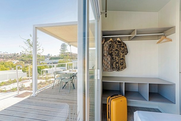 Costa del Sol Glamping Village - Wohnbeispiel Bungalow Leo (Zimmercodierungen BF2 & BFM)