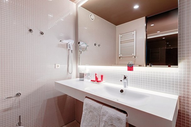 nhow Amsterdam RAI - Beispiel Bad (Zimmercodierungen DB1 & TB1)