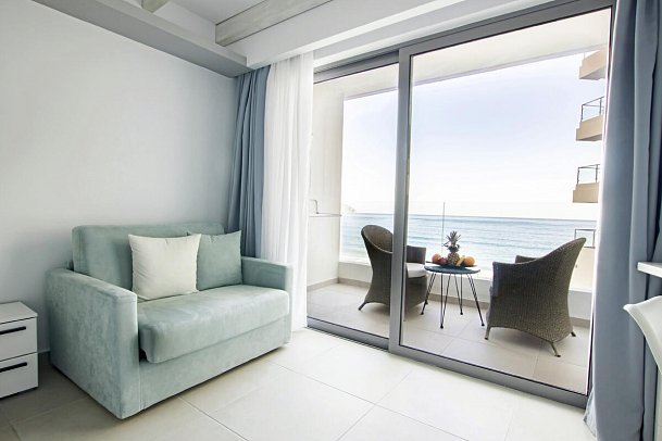 Konstantinos Palace - Wohnbeispiel Doppelzimmer Superior Meerblick (Zimmercodierung DSM)