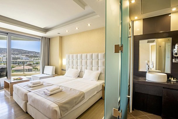 Konstantinos Palace - Wohnbeispiel Doppelzimmer seitl. Meerblick (Zimmercodierung DBN)