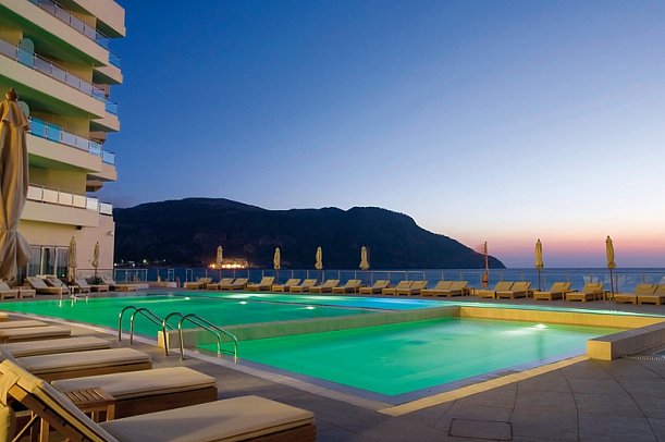 Konstantinos Palace