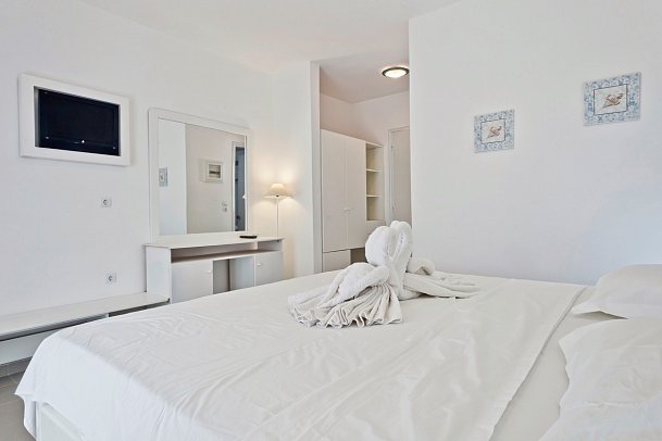 Sarris Hotel - Wohnbeispiel Doppelzimmer Meerblick (Zimmercodierung DBM)