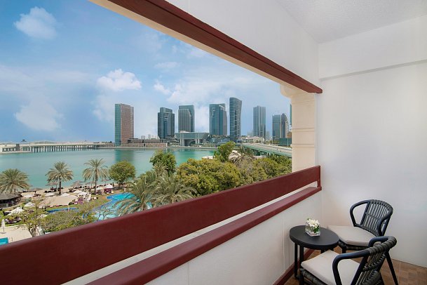 Le Méridien Abu Dhabi - Wohnbeispiel Deluxe Room Sea View (Zimmercodierungen UDM & ULM)