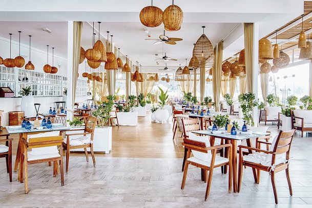 Radisson Blu Hotel & Resort Abu Dhabi Corniche