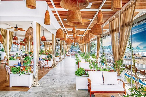 Radisson Blu Hotel & Resort Abu Dhabi Corniche