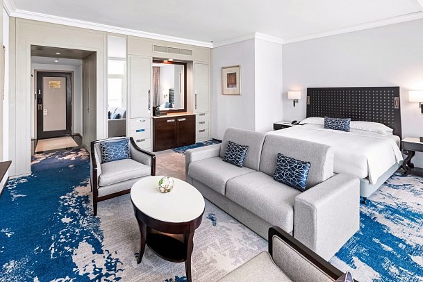 Beach Rotana Abu Dhabi - Wohnbeispiel Sea View Family Room with Balcony and Sofabed (Zimmercodierung FBM)