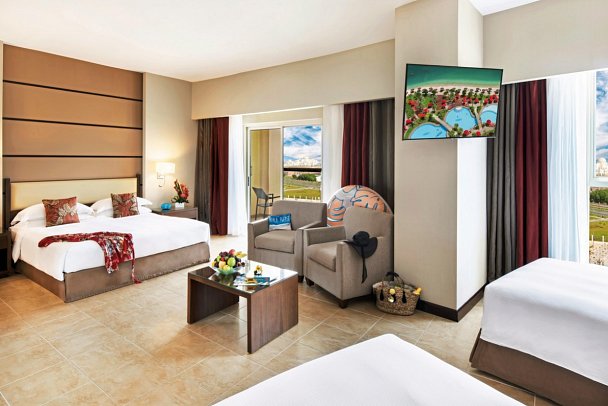 Khalidiya Palace Rayhaan by Rotana - Wohnbeispiel Family Room with Kitchnette and Balcony (Zimmercodierung FB1)