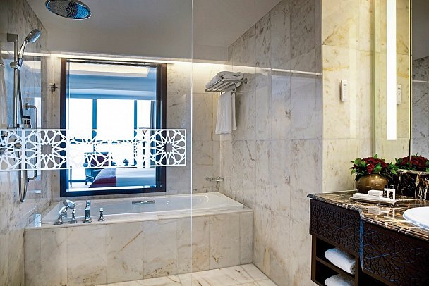 Bab Al Qasr, a Beach Resort & Spa by Millennium - Beispiel Bad