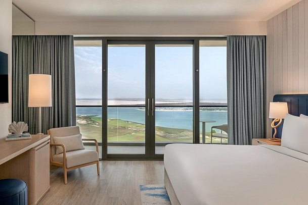 Crowne Plaza Abu Dhabi - Yas Island - Wohnbeispiel 1 Bedroom Suite Sea View Balcony Theme Park Access (Zimmercodierung WBM)
