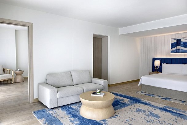 Crowne Plaza Abu Dhabi - Yas Island - Wohnbeispiel 2 Bedroom Suite Sea View Balcony Theme Park Access (Zimmercodierung WB4)