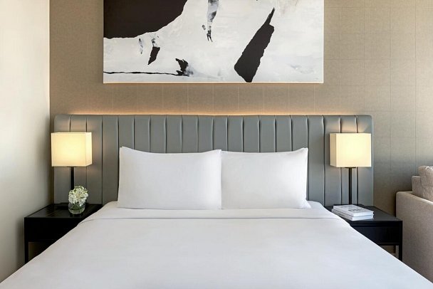 Yas Plaza Marina - Wohnbeispiel 2 Bedroom Suite Plaza View Theme Park Access (Zimmercodierung WB2)