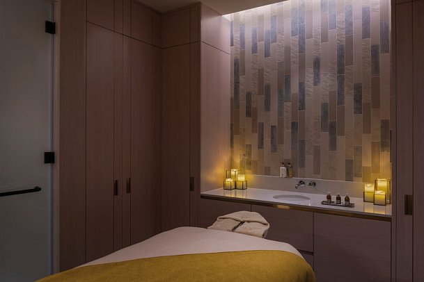 THE WB™ ABU DHABI, CURIO COLLECTION BY HILTON™