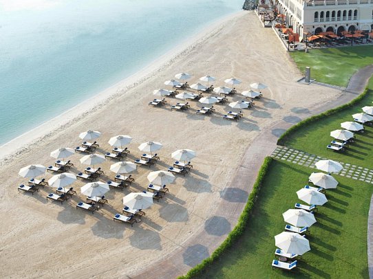 The Ritz-Carlton Abu Dhabi, Grand Canal