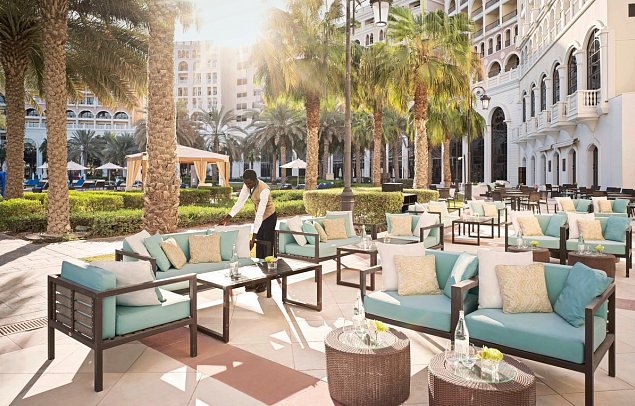 The Ritz-Carlton Abu Dhabi, Grand Canal