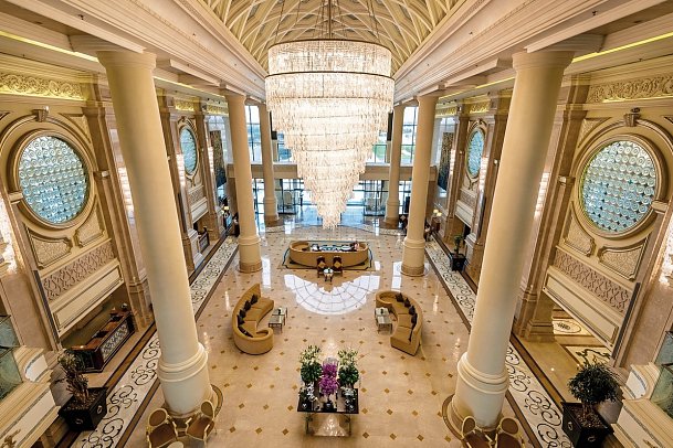 The Ritz-Carlton Abu Dhabi, Grand Canal