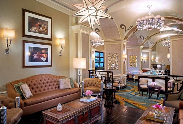 The Ritz-Carlton Abu Dhabi, Grand Canal