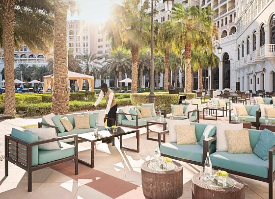 The Ritz-Carlton Abu Dhabi, Grand Canal