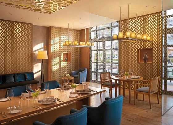 The Ritz-Carlton Abu Dhabi, Grand Canal