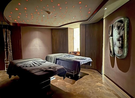 The Ritz-Carlton Abu Dhabi, Grand Canal