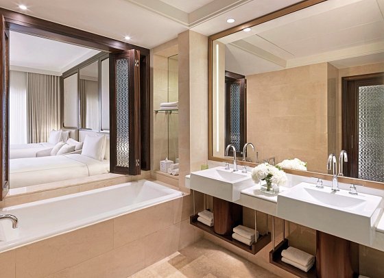 The Ritz-Carlton Abu Dhabi, Grand Canal - Beispiel Bad