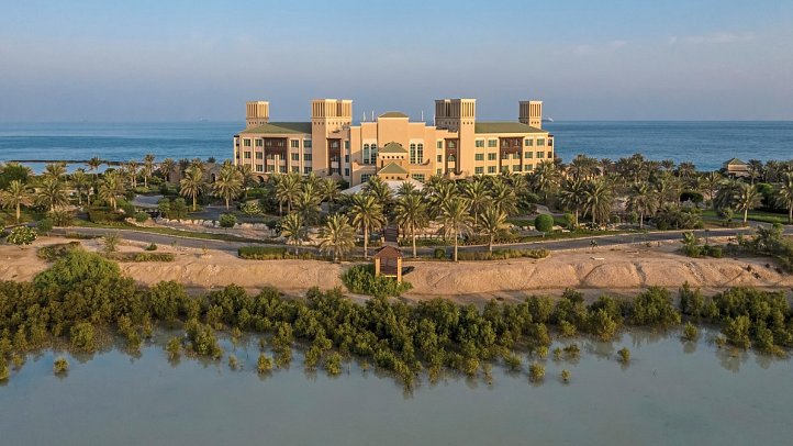 Anantara Desert Islands Resort & Spa