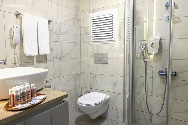 Crystal Flora Pearl Collection - Beispiel Bad Familienzimmer Deluxe mit Etagenbett (Zimmercodierung FD1)