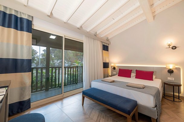 Crystal Flora Pearl Collection - Wohnbeispiel Familienzimmer Deluxe (Zimmercodierung FD2)