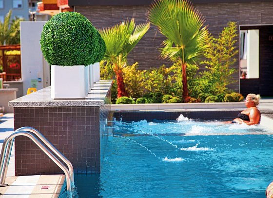 Green Garden Suites