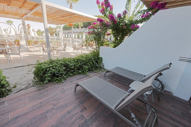 Flora Garden Beach - Wohnbeispiel Senior Suite (Zimmercodierung WB2)