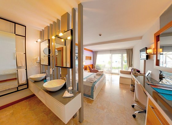 Flora Garden Beach - Wohnbeispiel Doppelzimmer Superior Meerblick (Zimmercodierung DSM)