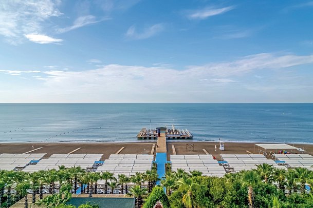 Delphin Palace