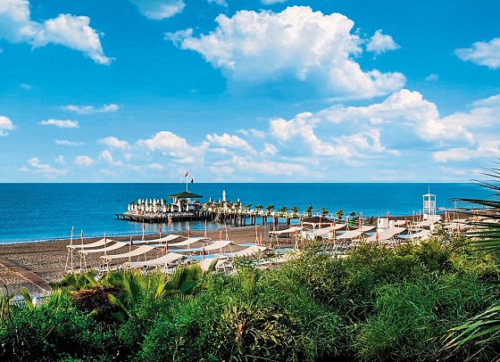 Delphin Palace
