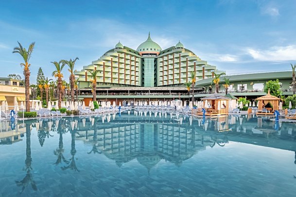 Delphin Palace