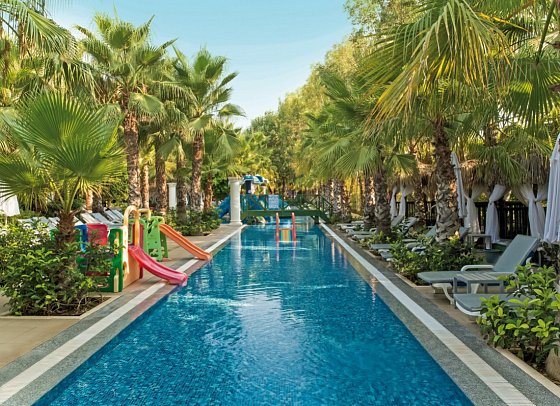 Delphin Palace