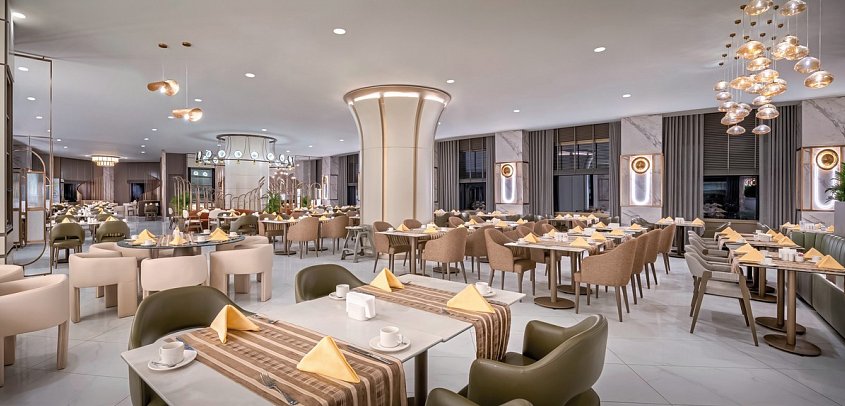Delphin Palace