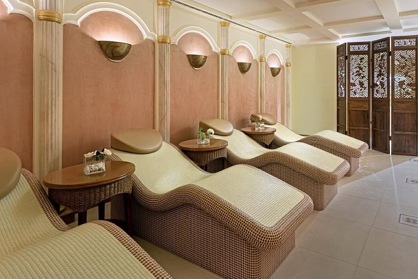 Mardan Palace