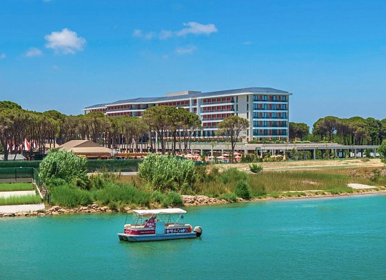 Trendy Perge Resort & Suites