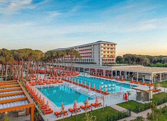 Trendy Perge Resort & Suites