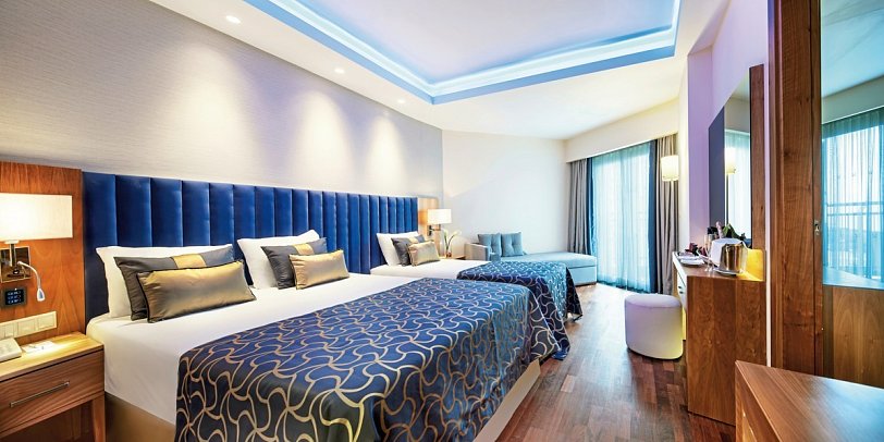 Liberty Hotels Lara - Wohnbeispiel Familienzimmer seitl. Meerblick (Zimmercodierung FBN)