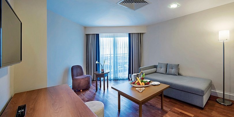 Liberty Hotels Lara - Wohnbeispiel Familienzimmer seitl. Meerblick (Zimmercodierung FBN)