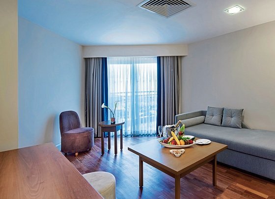 Liberty Hotels Lara - Wohnbeispiel Familienzimmer seitl. Meerblick (Zimmercodierung FBN)