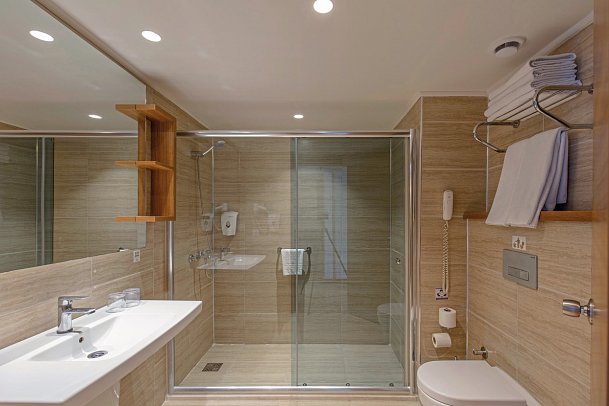 Grand Park Lara - Beispiel Bad Doppelzimmer (Zimmercodierungen DB1 & DC1)