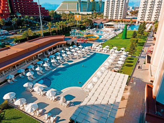 Grand Park Lara